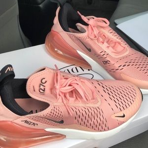 Nike Air - Women’s size 8 - like new